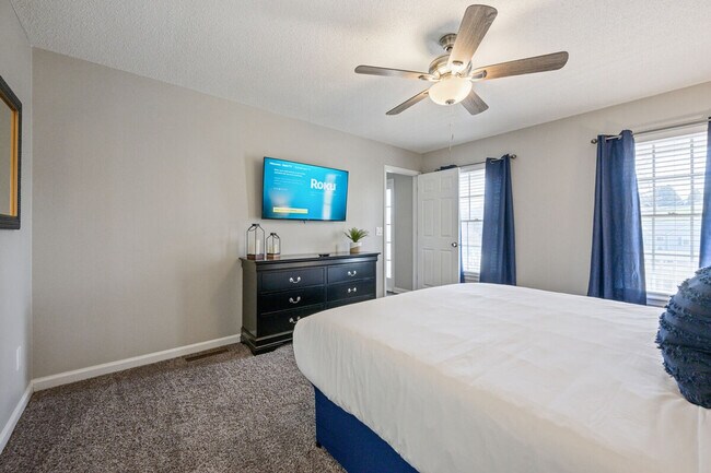 Building Photo - 23 Magnolia Ct