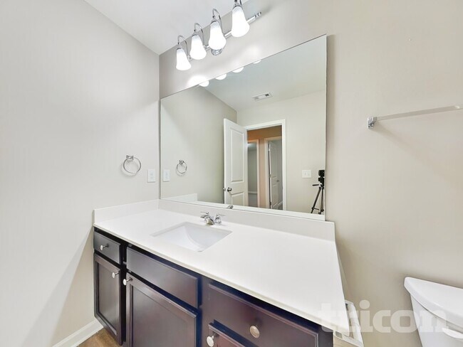 Building Photo - 2137 Hudson Dr