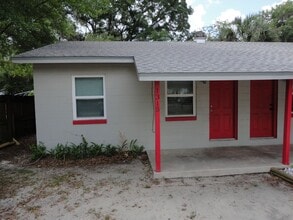 Building Photo - Nice recently Remodel 2 bedroom/1 bath duplex