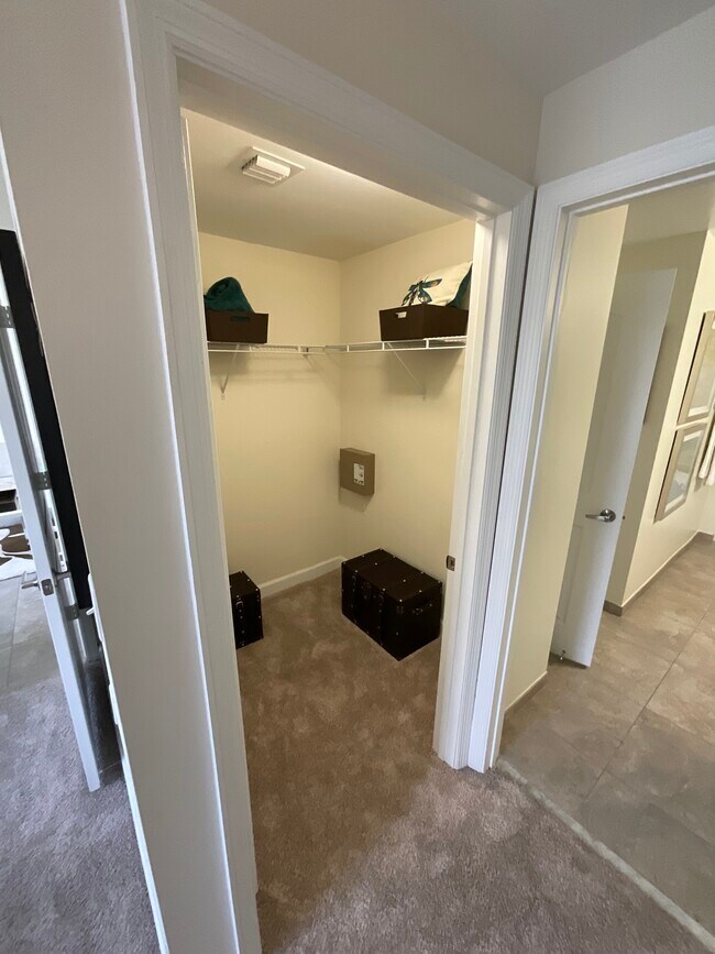 Building Photo - 10925 NW 47th Ln