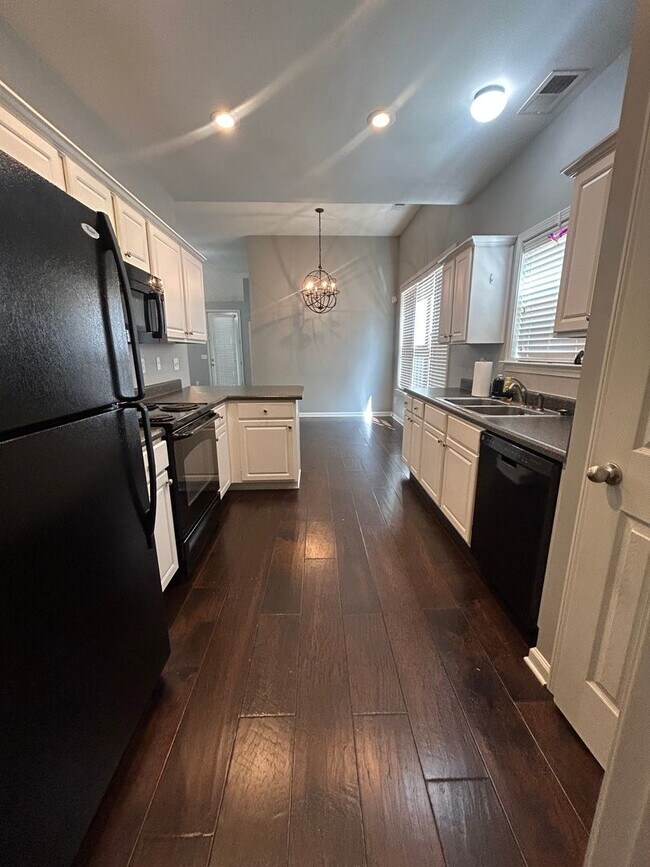 Building Photo - Gorgeous Harbor Island home! Includes all ...