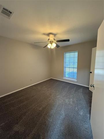 Building Photo - 304 E Hickory St