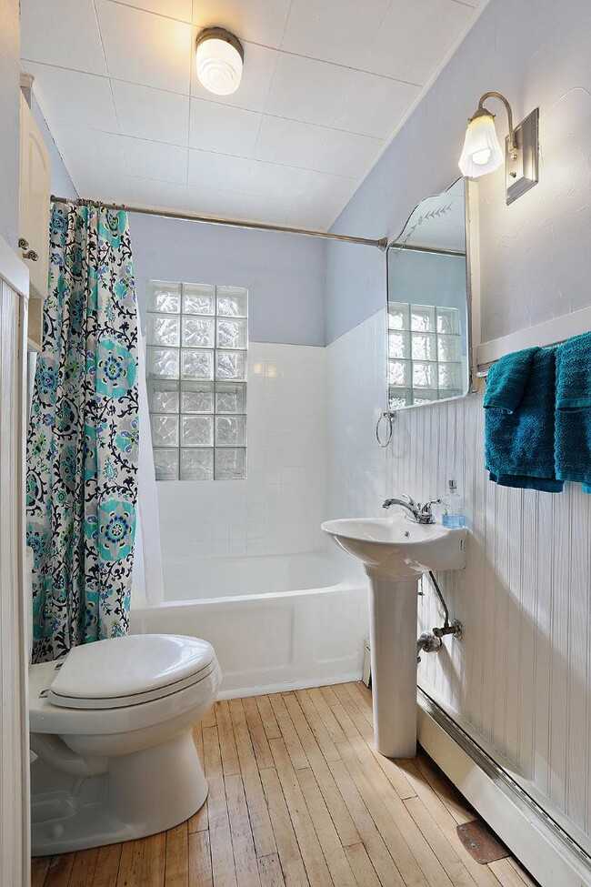 Building Photo - 705 N 5th Ave