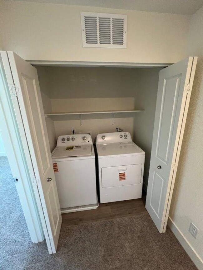Building Photo - Brand New Three Bedroom Spanish Springs...