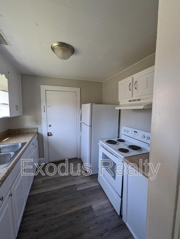 Building Photo - 507 Midland Ave
