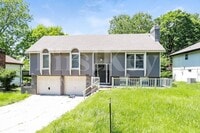 Building Photo - 5906 NW Harris Dr