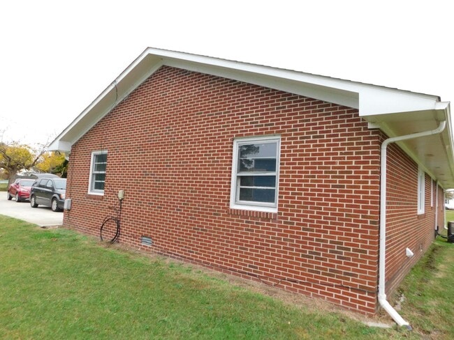 Building Photo - 1540 Nixonton Rd