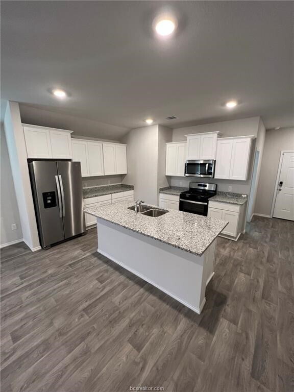 Building Photo - 2427 Dog Leg Ln