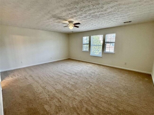 Building Photo - 2735 Meadow Trace Dr