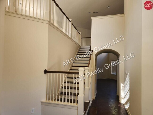 Building Photo - 4613 Riverview Dr