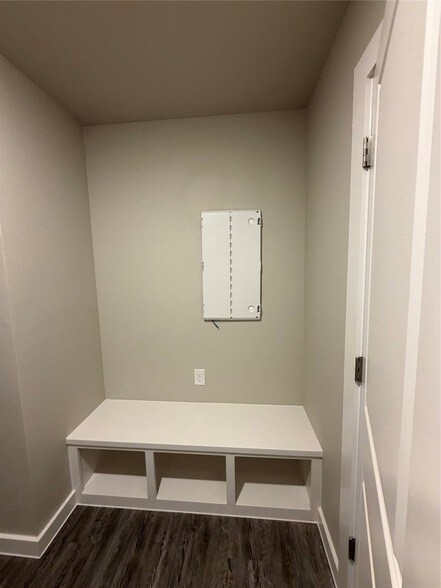 Building Photo - 527 Colorado St