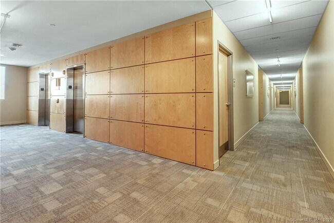 Building Photo - 33 N Water St