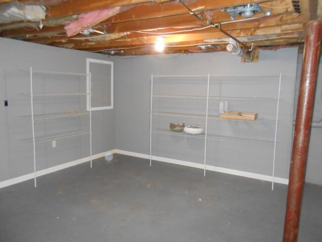 Building Photo - Derry Townhouse for Rent- 2 Bedrooms + Loft!  Available Nov 15!