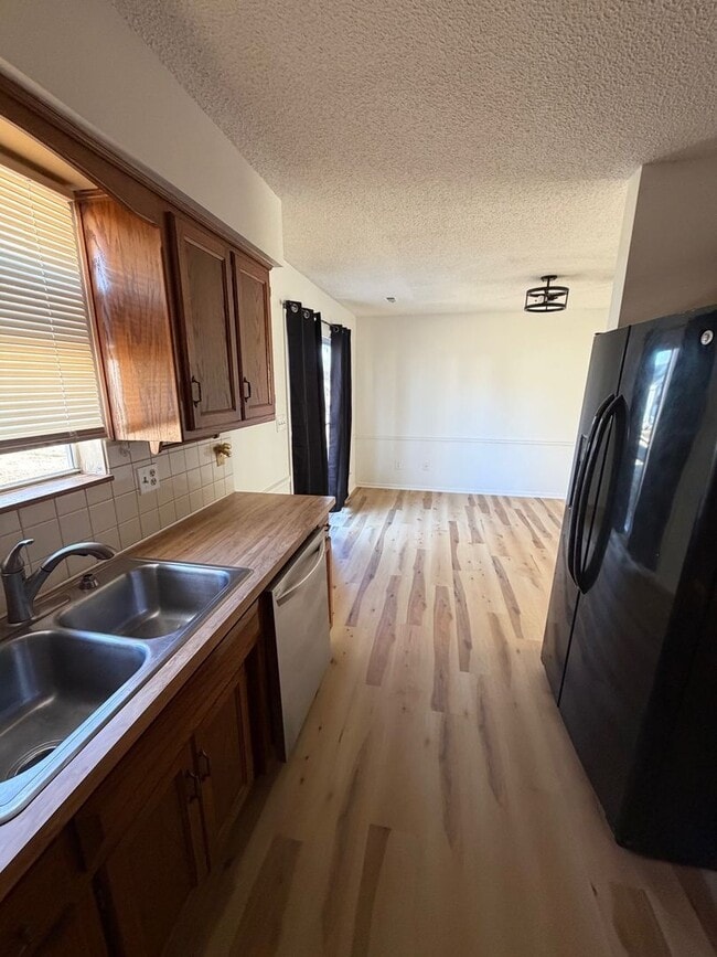 Building Photo - Newly Remodeled 2 Bed 1 Bath home in Independence