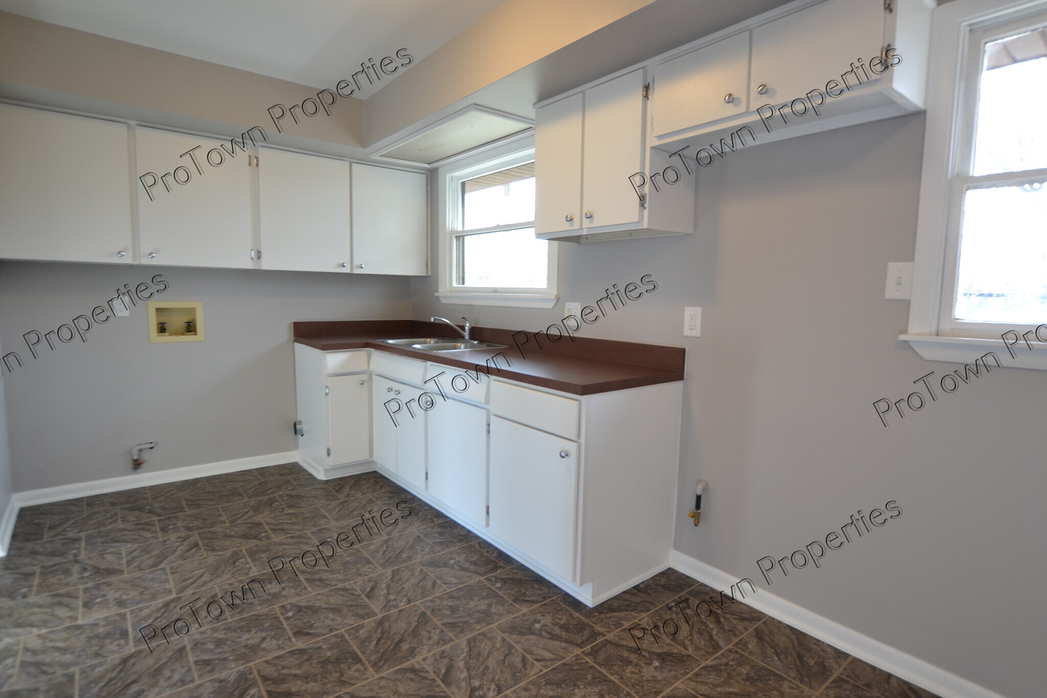 Building Photo - 2214 Madonna Ave