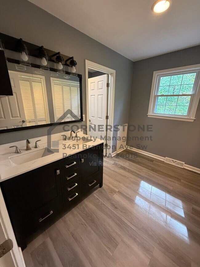 Building Photo - 6111 Barn Owl Cir