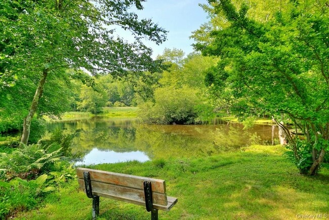 Building Photo - 16 Old Post Rd