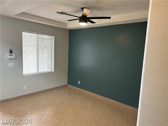 Building Photo - 2805 Alma Lidia Ave