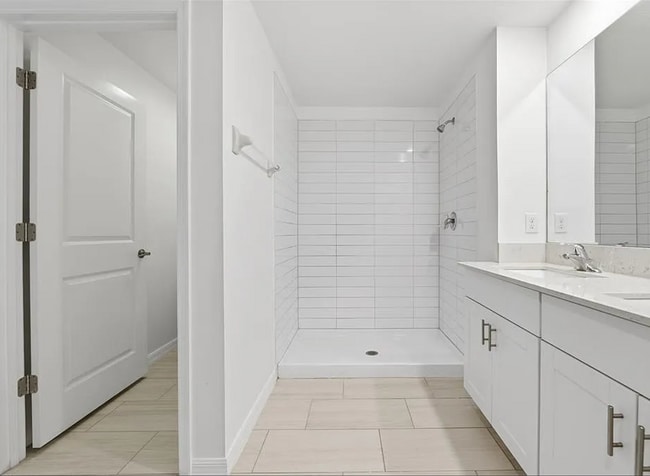 Building Photo - 12609 Maple Bonsai Dr