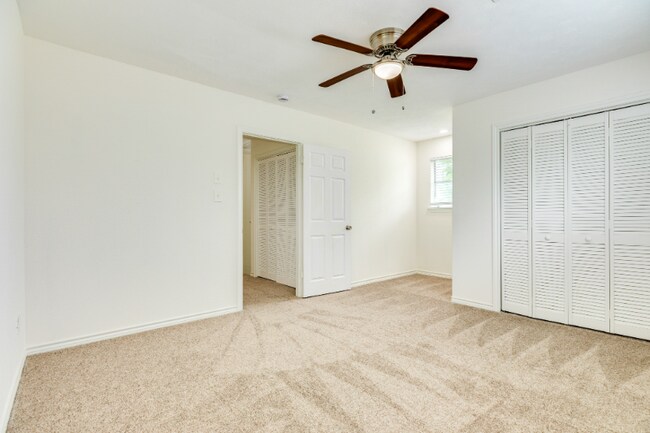 Building Photo - 408 Gardenia St
