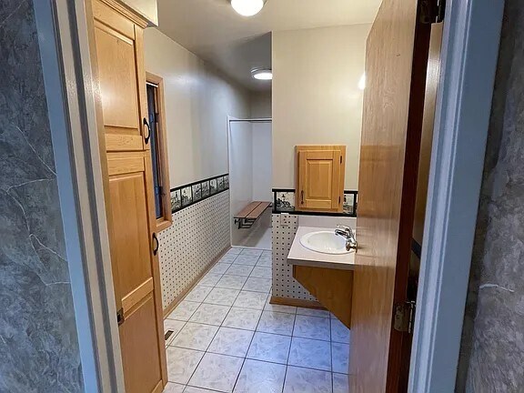 Bathroom 1 Main level - 2318 Storm St