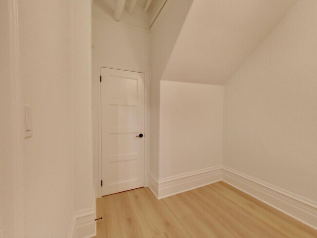 Building Photo - 1086 Fulton St