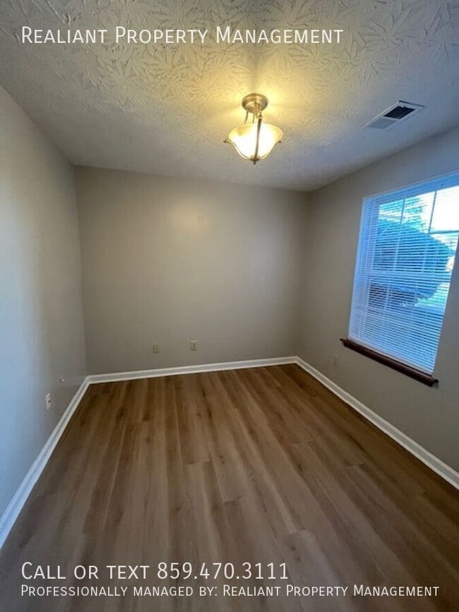 Building Photo - 310 Outrider Way