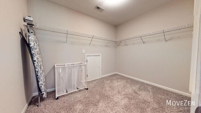 Building Photo - 2216 Spruce Shadows Ln