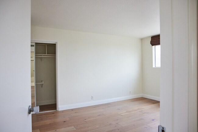 Building Photo - 1217 20th St