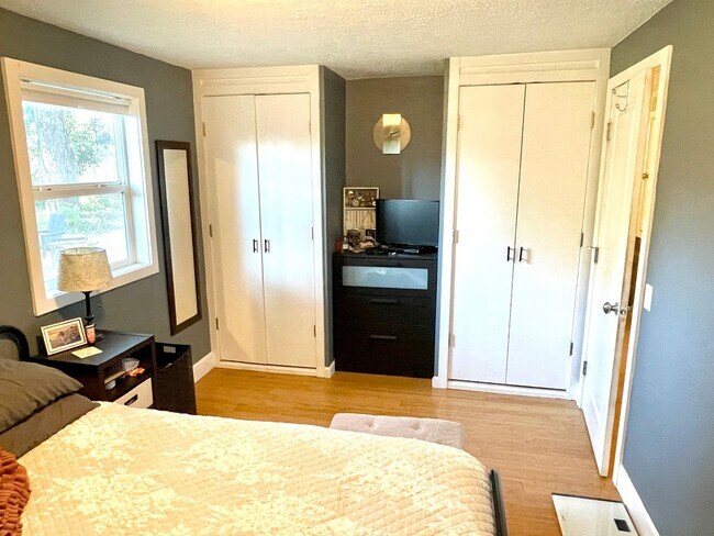 Building Photo - Powellhurst-Gilbert Updated Ranch Home wit...