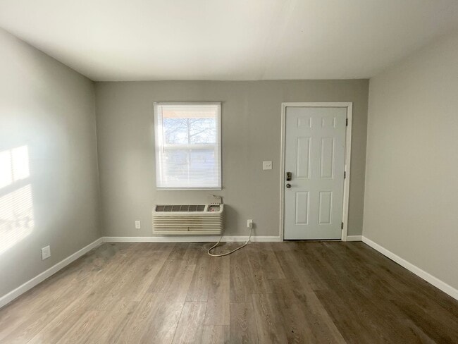 Building Photo - Near Local Shops and Restaurants