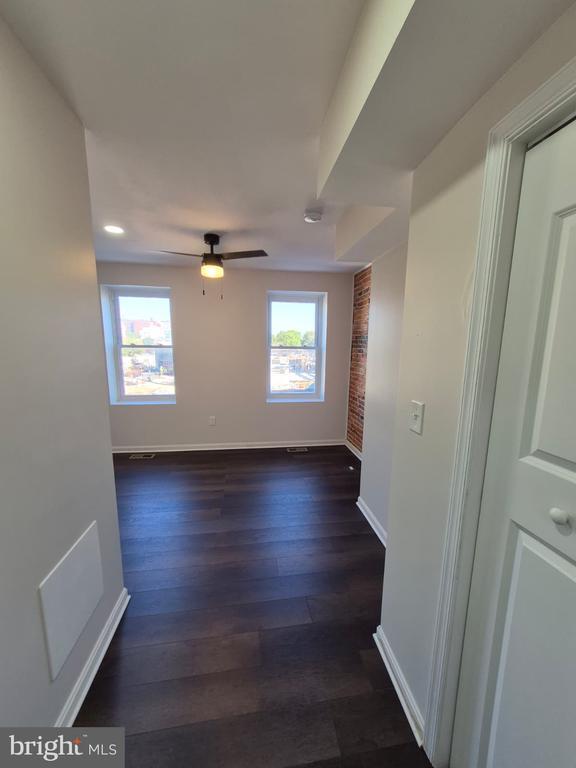 Building Photo - 2015 E Fairmount Ave