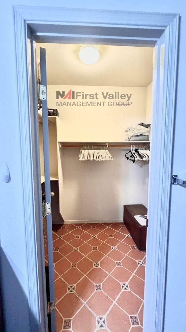 Building Photo - 2 Bedrooms, 2 Baths and a Single Car Garage