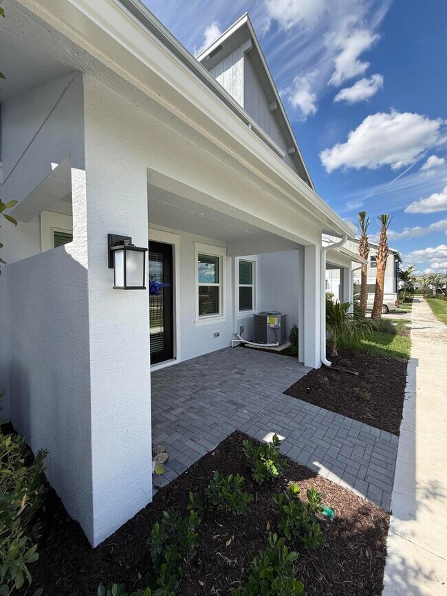 Building Photo - 4718 Longwood Lk Sq