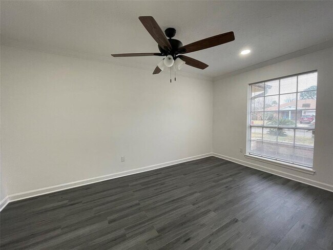 Building Photo - 12034 Tanager St