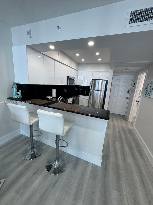 Building Photo - 2501 S Ocean Dr