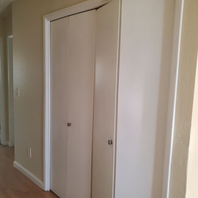 Building Photo - 917 Panama Dr