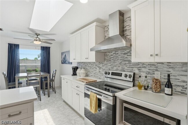 Building Photo - 132 Bordeaux Cir