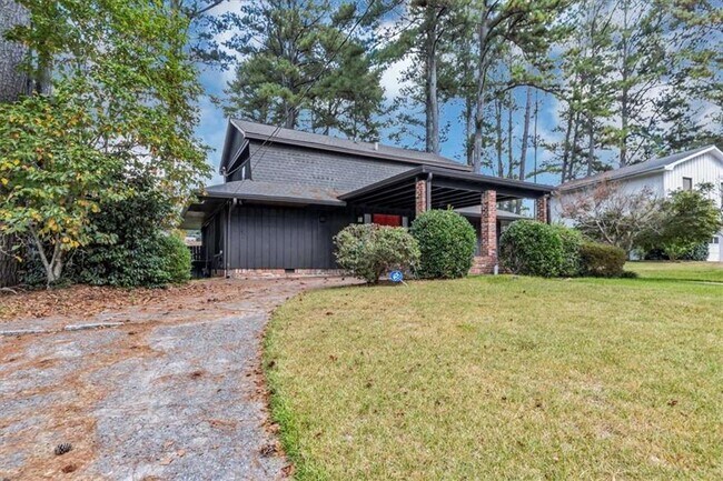 Building Photo - 3215 Redona Dr