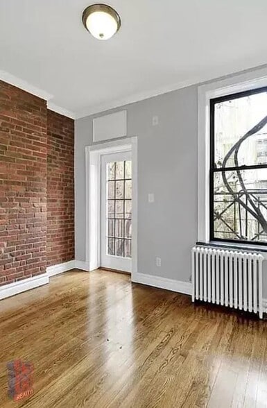 Building Photo - 248 Mott St