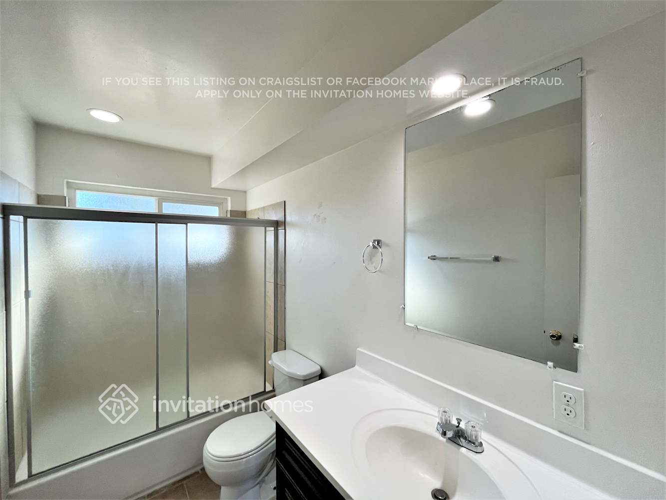 Building Photo - 640 W El Camino Ave