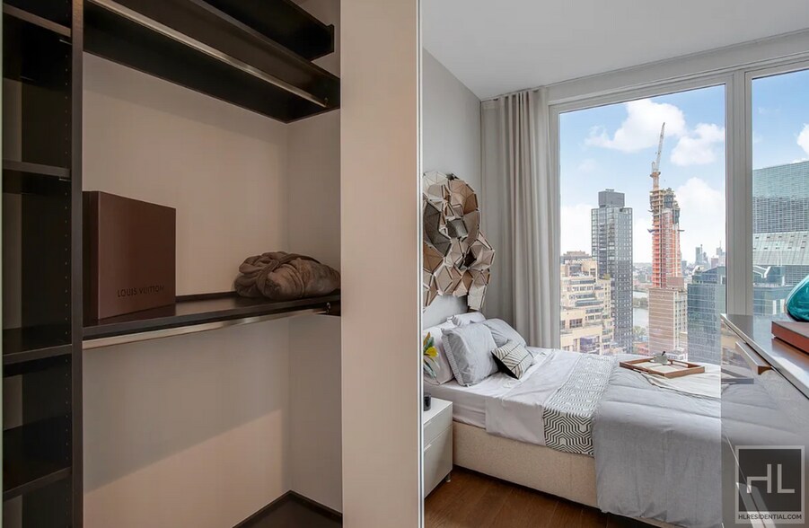 Building Photo - East 44th Street