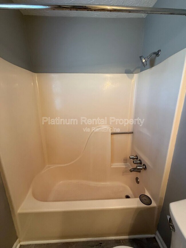 Building Photo - 240 Carter Rd