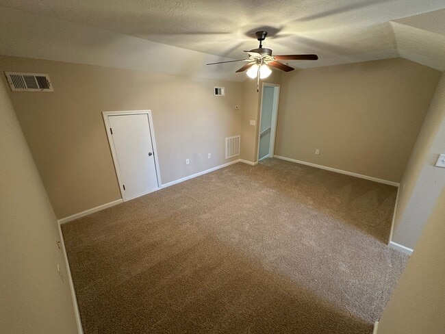 Building Photo - 2075 Reserve Ln