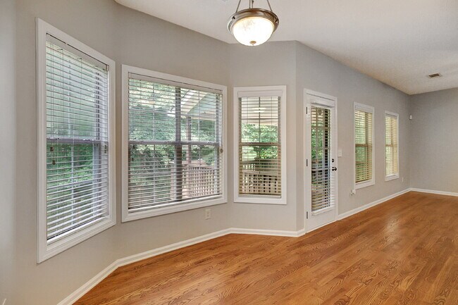 Building Photo - 75 Rock Mill Ct