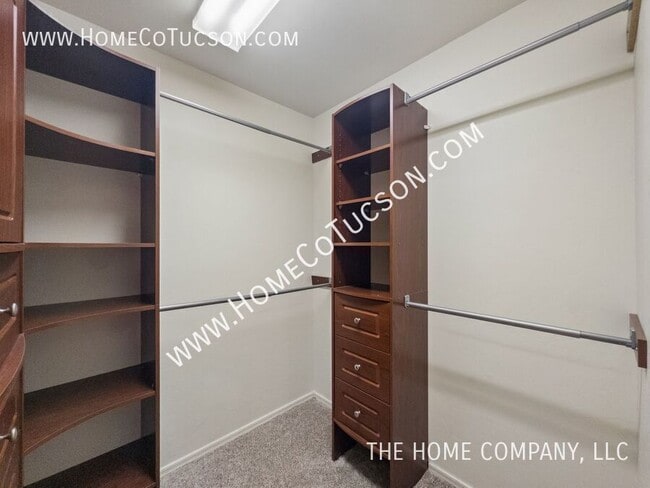 Building Photo - 5749 E Bellow Ln