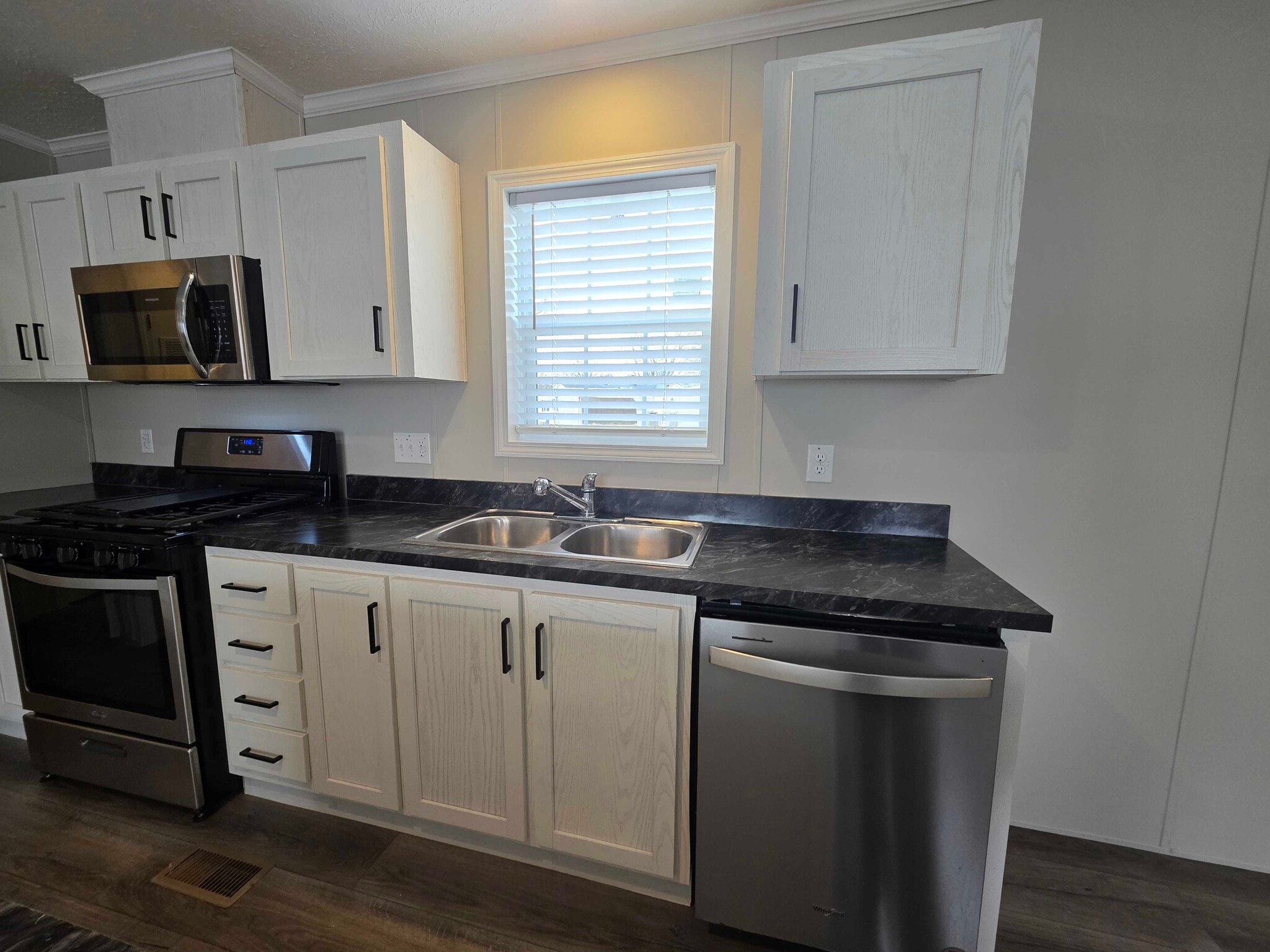 Building Photo - 3631 Juniper St