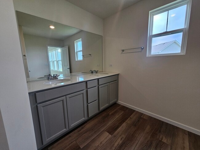 Building Photo - 5954 Hawkweed Dr