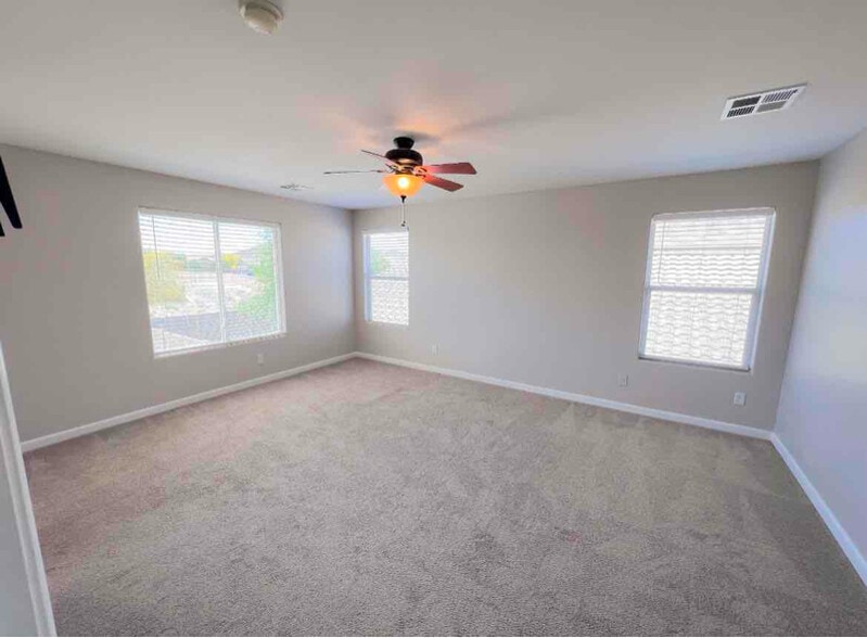 Building Photo - 2719 W Angel Way