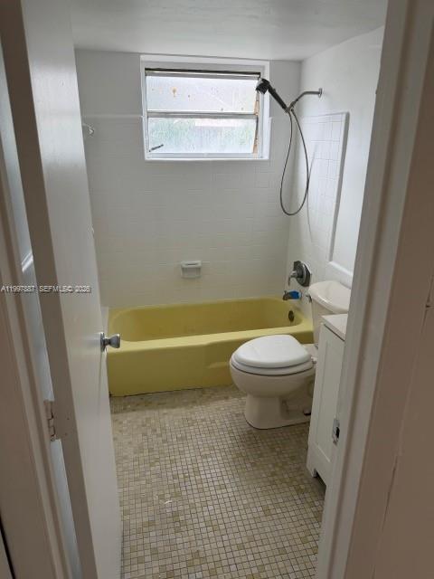 Building Photo - 1821 NE 168th St